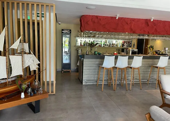Wonderful Mont Choisy Flat, Huge Lagoon Pool