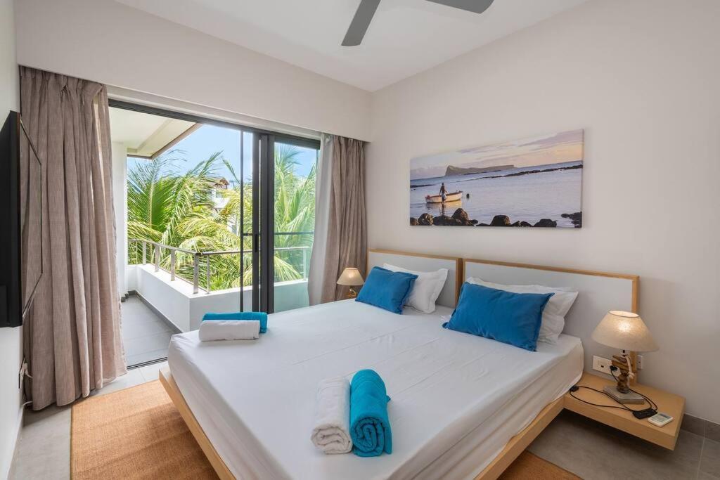 Wonderful Choisy Flat, Huge Lagoon Pool
