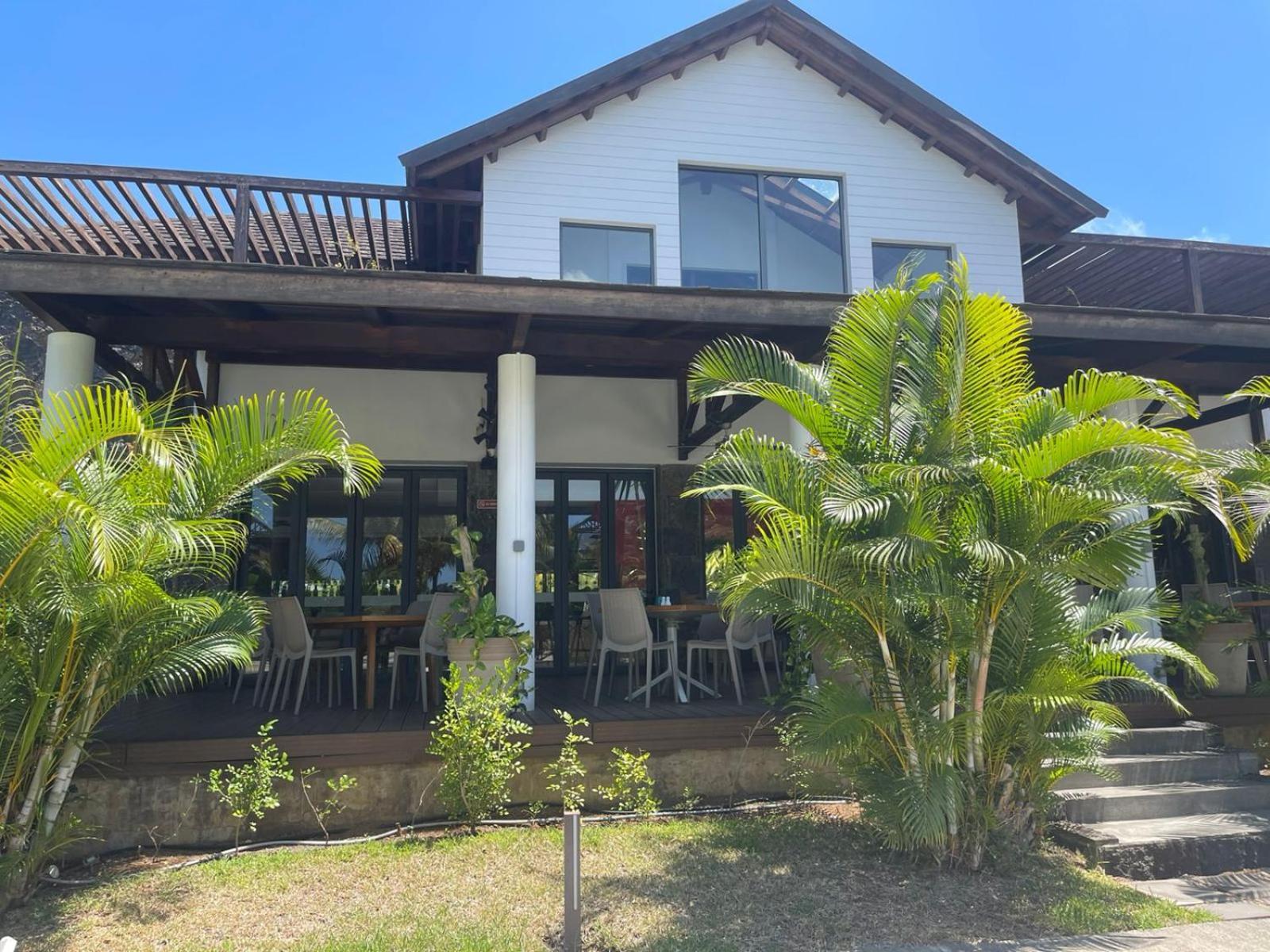 Wonderful Choisy Flat, Huge Lagoon Pool Appartement *